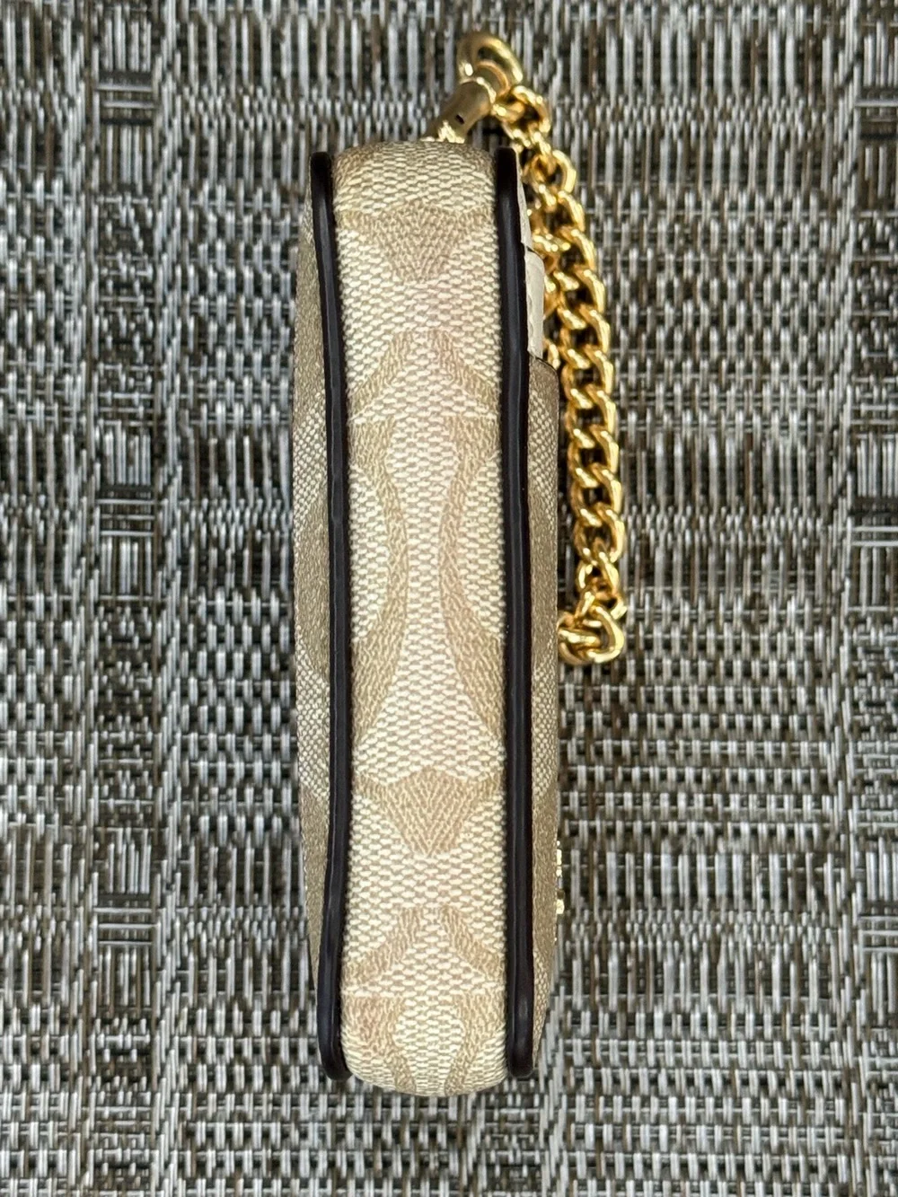 Coach Zip Card Case In Signature Canvas Sand/Chalk EUC!